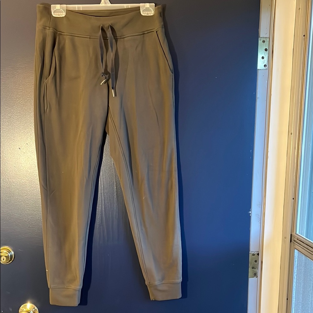 Lululemon, Olive Green Jogger Pants, size 8